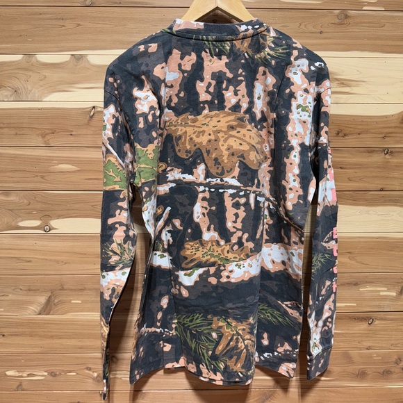 NEW Chinatown Market Big Buck Hunter Stops Here Camo Long Sleeve T-Shirt M - Picture 2 of 12